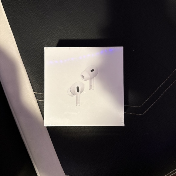 Apple AirPods Pro with White Charging Case